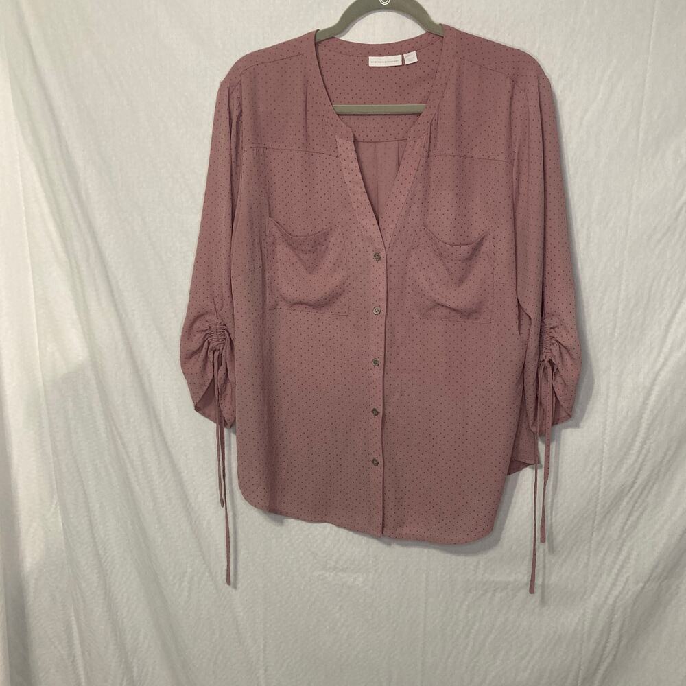 New York & Company Size Extra Large Pink Textured polka Dot Long Sleeved Blouse